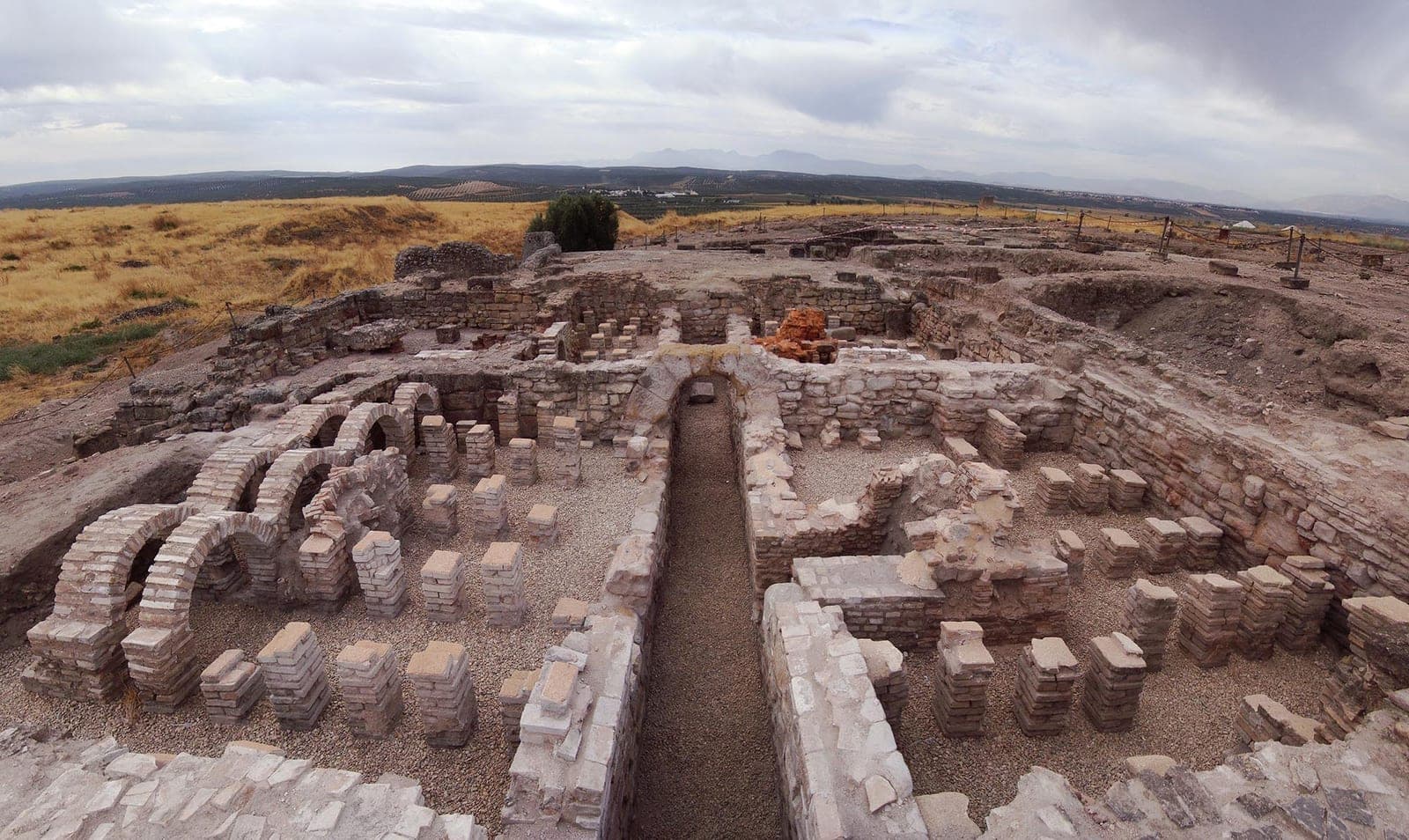 Visita guiada por el yacimiento de Cástulo