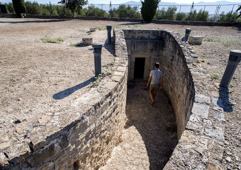 Visita guiada a la Cámara Sepulcral íbera de Toya