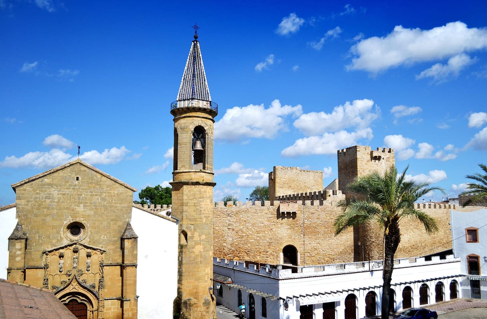 Visita guiada al castillo calatravo de Lopera y la Casa de la Tercia