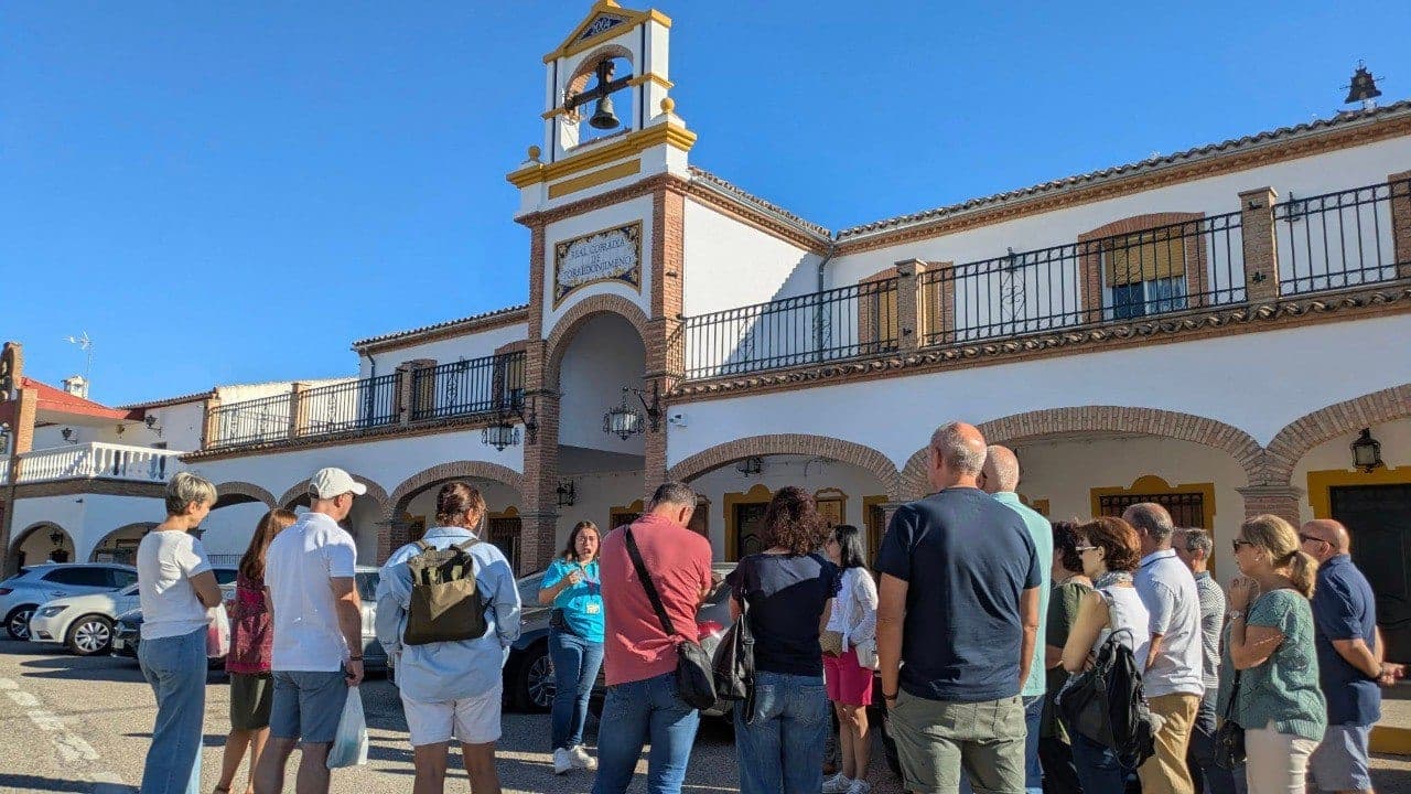Visita guiada al Santuario de la Virgen de la Cabeza: historias y leyendas